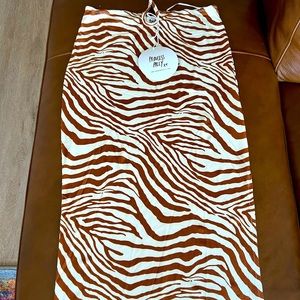 Beautiful midi skirt - never worn
